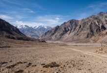 लद्दाख का जल चमत्कार: बर्बाद हिमनद जल से बदल रही शीत मरुस्थल की तस्वीर